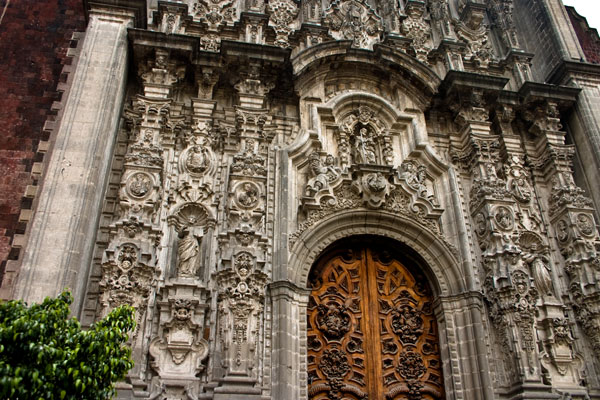 Cathedral2_Zocalo_MexicoCity.jpg